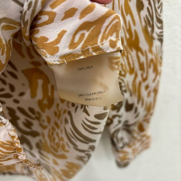 Robert Graham Animal Print Silk Top Size Medium - Picture 5 of 5